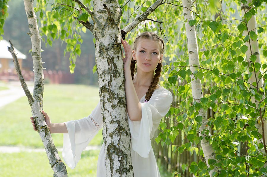 Women in Slavic costumes in Omsk
