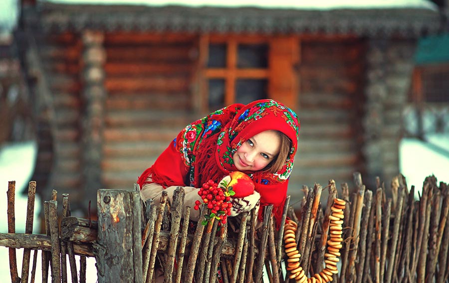 Sexy girl Women in Slavic costumes in Omsk