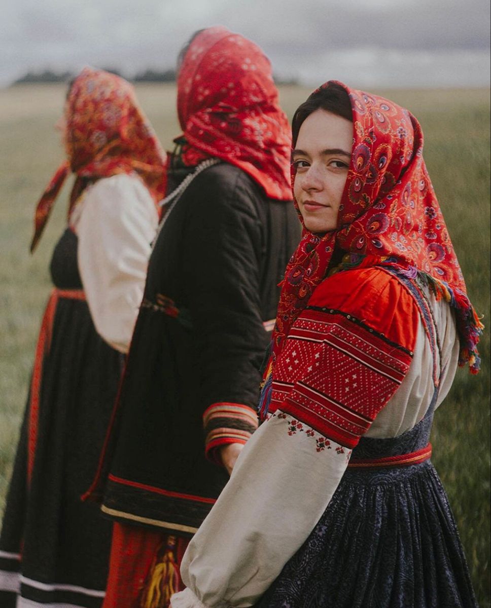 Women in Slavic costumes in Omsk