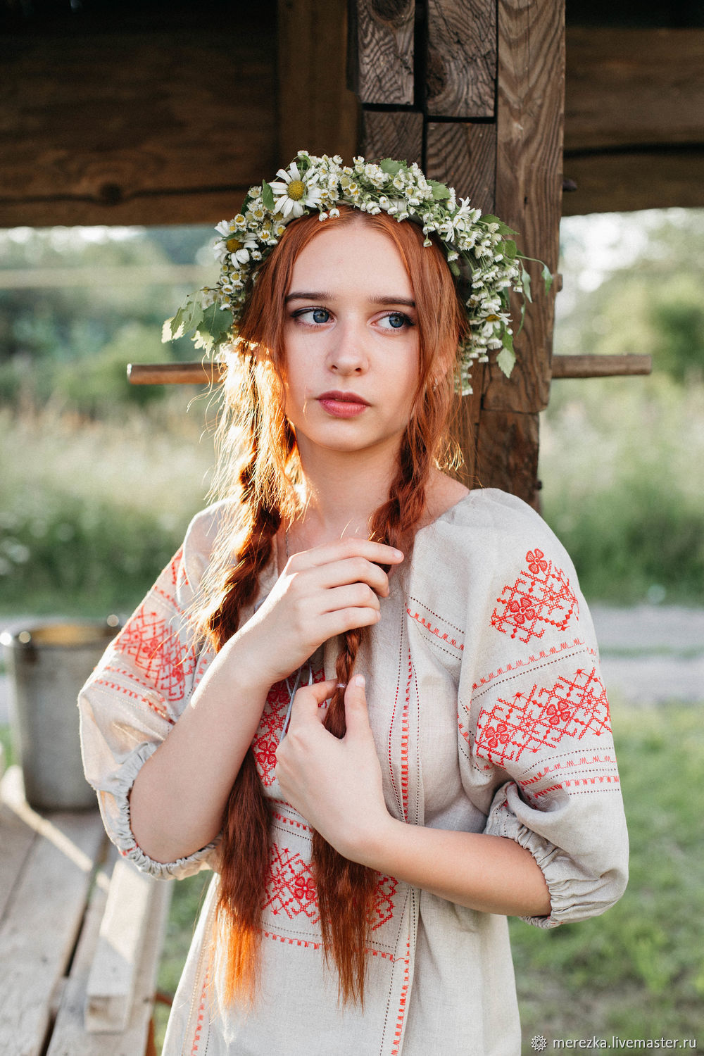 Girls in Slavic costumes in Omsk